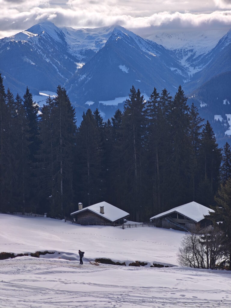 Ausblick von der Freundalm Rodelbahn Atscherwiesen in die Sarntaler Alpen