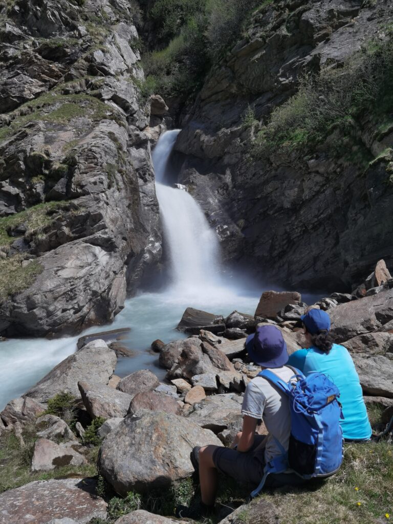 Schau dir unbedingt die großen Wasserfälle am Aglsboden an